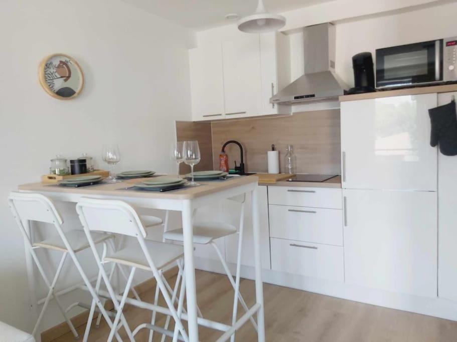 Les Coteaux De Mahe Apartment Tournon-sur-Rhone Exterior photo